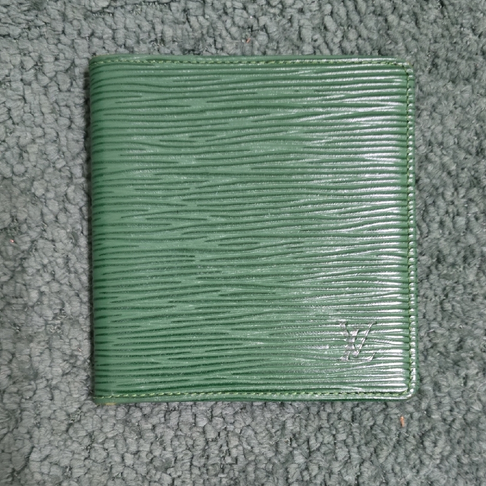 Louis Vuitton Epi Leather Compact Bifold Wallet in Green